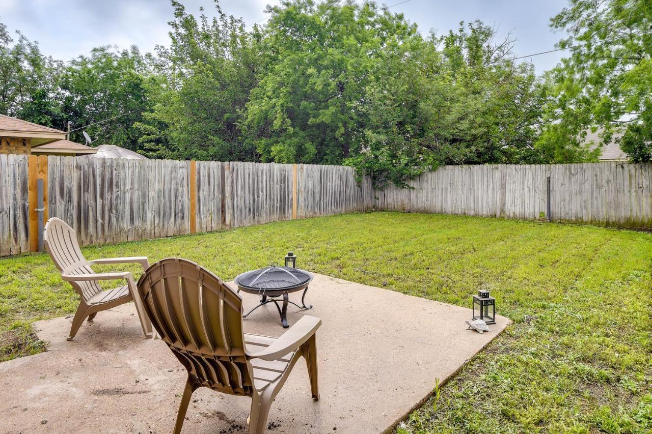 Waxahachie Townhome With Fire Pit 3 Mi To Downtown! 외부 사진