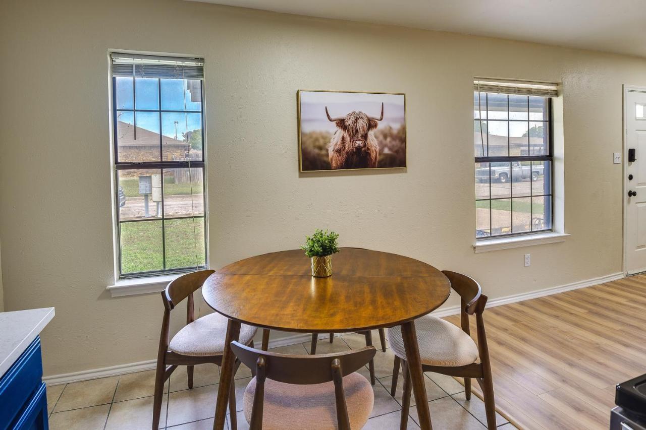 Waxahachie Townhome With Fire Pit 3 Mi To Downtown! 외부 사진